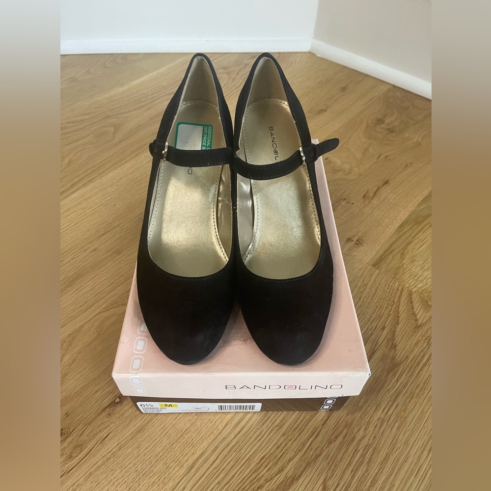 Bandolino Black Suede Mary Jane Heels, 6.5M.